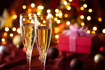 シャンパンでクリスマスを祝う