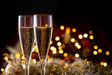 シャンパンでクリスマスを祝う