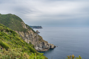 長崎県五島列島の福江島の山肌と美しい海