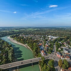 Fototapeta premium Mühldorf am Inn - Ausblick auf die Inn-Schleife im Süden der Stadt
