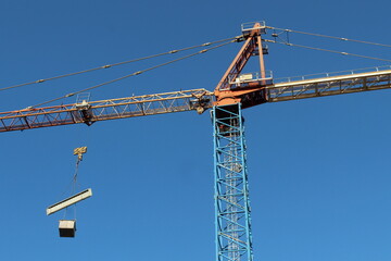 Lavori in corso nel cantiere edile