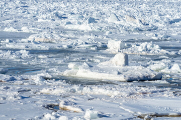 Fototapeta na wymiar Ice floes along the northen shores of Canada.