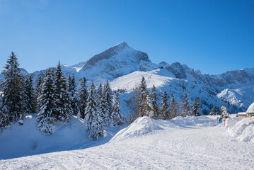 Fototapeta na wymiar beautiful ski resort Garmisch, Kreuzeck. view to alpspitze mountain, winter landscape upper bavaria