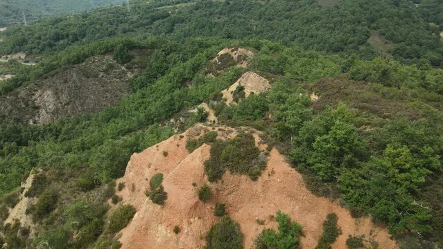Paneo con dron en minas das borreas en Ourense Galicia.
Antigua mina romana a cielo abierto patrimonio de la humanidad
