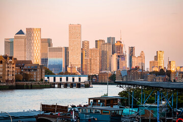 Fototapeta premium Corporate Office buildings in Canary Wharf, London. Close up view of the skyscrapers in London, UK.