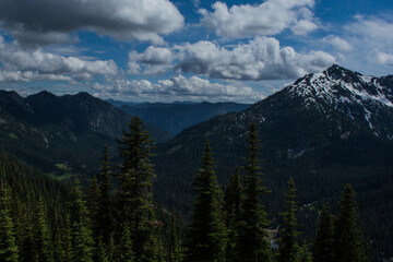 Fototapeta premium Alpine Lakes Wilderness Washington valley vista Deep Lake Trail