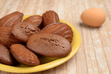 Chocolate madeleines Yellow plate