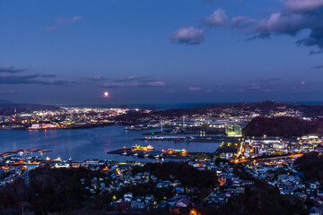 北海道、測量山展望台から見た室蘭の夜景