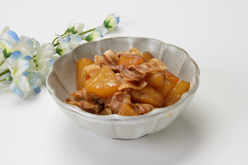 豚バラと大根の煮物
