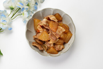 豚バラと大根の煮物