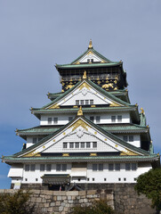 煌びやかな大阪城の天守閣