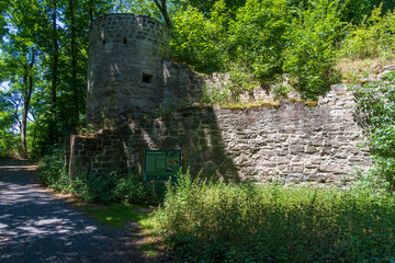 Ruine der Burg Zabelstein auf dem Zabelstein im Naturpark Steigerwald, Landkreis Schweinfurt,...