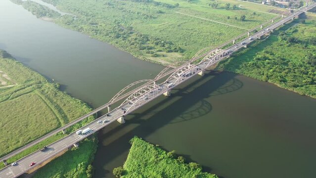 刀水橋の空撮動画