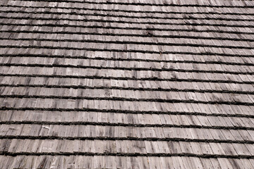 The roof of the roof is made of wooden planks