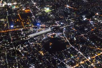 夜の三島駅付近を空撮