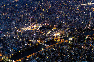 夜の浅草付近を空撮