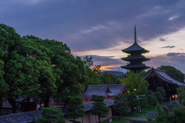 東寺教王護国寺の朝焼け