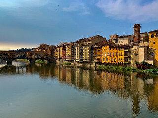 Fototapeta na wymiar Morning Light on the Arno
