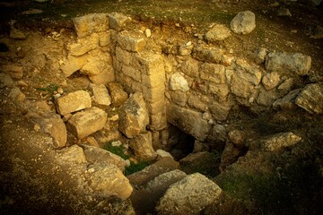 كهف من تل حسبان - الاردن- cave form madaba