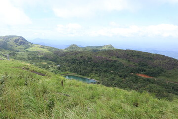 Naklejka premium Ilaveezhapoonchira view point sunny view