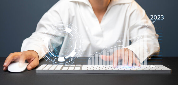 Global marketing, businesswoman analyzing data The growth of the global market after the COVID-19 crisis Progressive information is valued higher in a positive direction and will be successful.