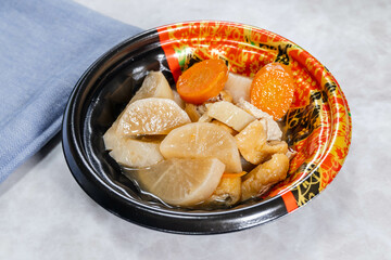 大根と人参と油揚げの煮物