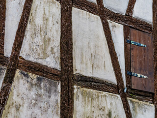 Sch&auml;den an historischem Fachwerkhaus