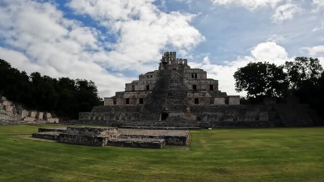 Hyperlapse footage of the mysterious ruins of the abandoned Mayan city of Edzna.