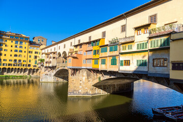 Fototapeta na wymiar Ponte Vecchio bridge in Florence