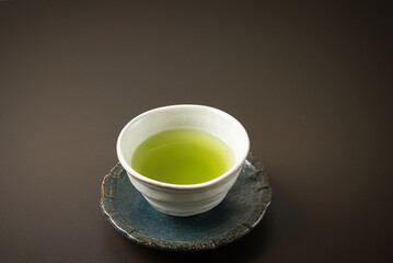 Obraz na płótnie Canvas おいしい日本茶を飲んで、楽しいティータイムを過ごそう！