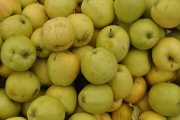 green apples in a market
