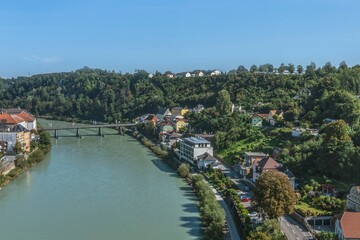 Fototapeta na wymiar Region Burghausen aus der Luft - Ausblick auf das oberösterreichische Ufer bei Ach