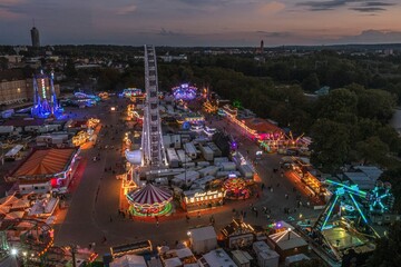Das Augsburger Plärrer-Volksfest im Luftbild
