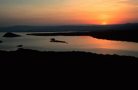 Romantischer Sonnenuntergang am Abajasee in &Auml;thiopien