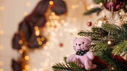 Katze Symbol des Jahres auf dem Weihnachtsbaum