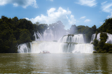 Ban Gioc Waterfall - Detian waterfall Ban Gioc Waterfall is the most magnificent waterfall in Vietnam, located in Dam Thuy Commune, Trung Khanh District, Cao Bang.