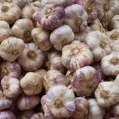 Fototapeten Garlic cloves © izuriphoto