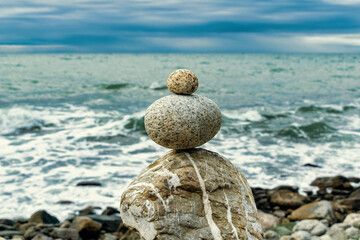 Fototapeta na wymiar stones on the sea