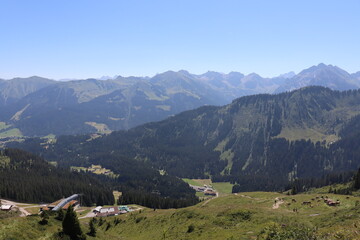 Fototapeta na wymiar Hoher Ifen Walsertaler Berge Allgäuer Alpen Kleinwalsertal Österreich