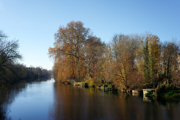 Loing river in Grez-sur-Loing village