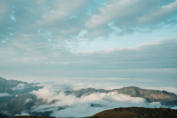 The cloudy mountain scenery looks beautiful
