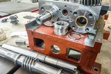 The worm shaft next to the gearbox when assembled in the worksho