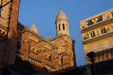 Fototapeta premium Basilique Notre Dame de la victoire, ville de Saint-Raphaël, département du Var, France