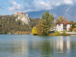 Fototapeta na wymiar Lake Bled and Bled castle, Slovenia