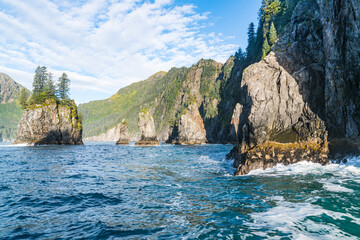 Obraz premium Beautiful coastline along Resurrection Bay in Seward, Alaska