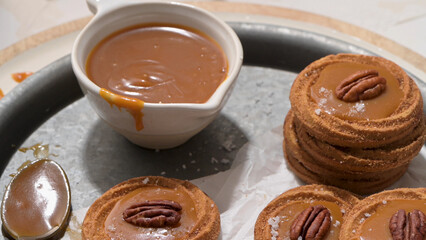 Biscuits with salted caramel