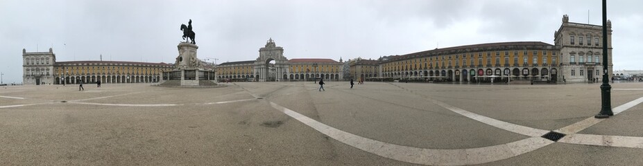 Obraz premium panorama of the city of the river