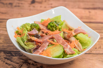 焼豚の野菜サラダ