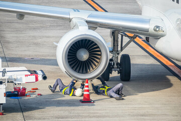 飛行機の整備士の仕事