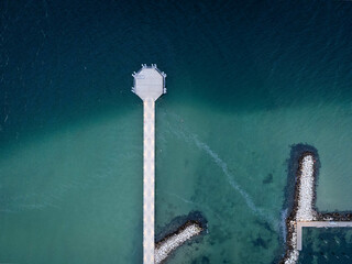 Sortie du port vu de dessus avec l'embarcadère